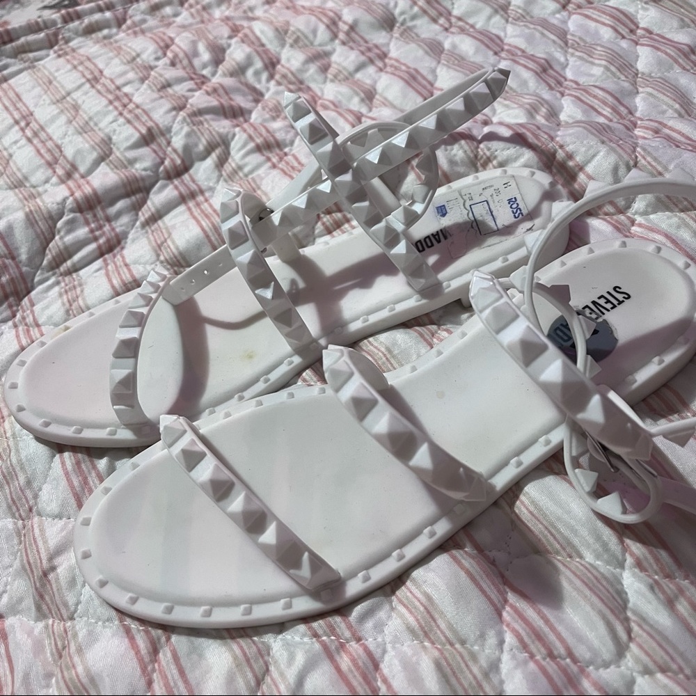 New Steve Madden travel J sandals size 7